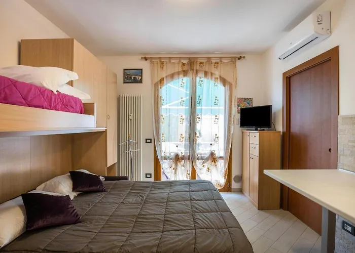 アパート Il Bianconiglio ペスキエーラ・デル・ガルダ